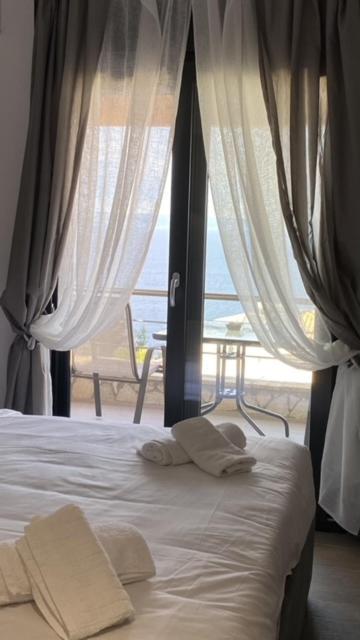 דירות Afytos Sea View מראה חיצוני תמונה